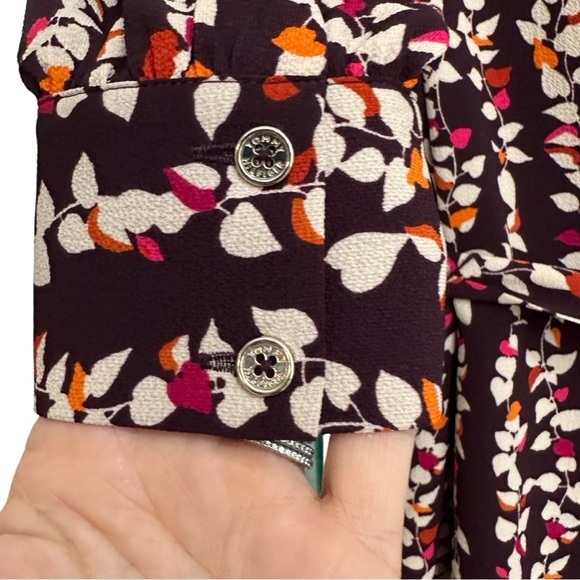 NEW Tommy Hilfiger floral dress with v neck front, tie waist and flowy. - Picture 7 of 7